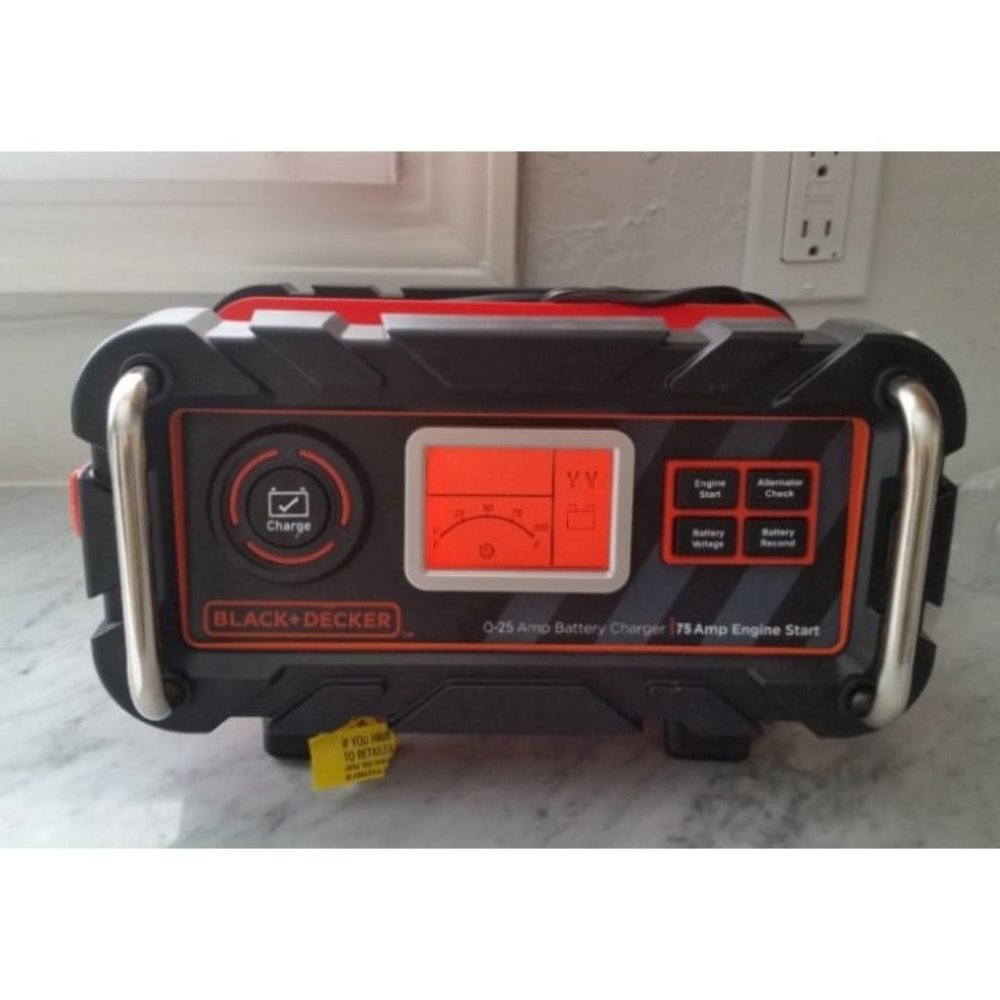 Fully Automatic 15 Amp 12V Bench Battery Charger/Maintainer